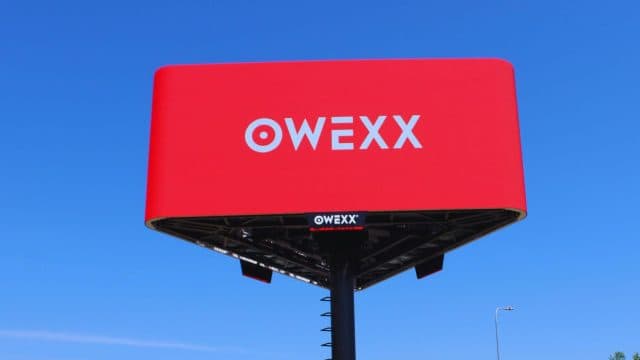OWEXX lauko ekranų tinklas: išskirtiniai lauko reklamos miestuose sprendimai
