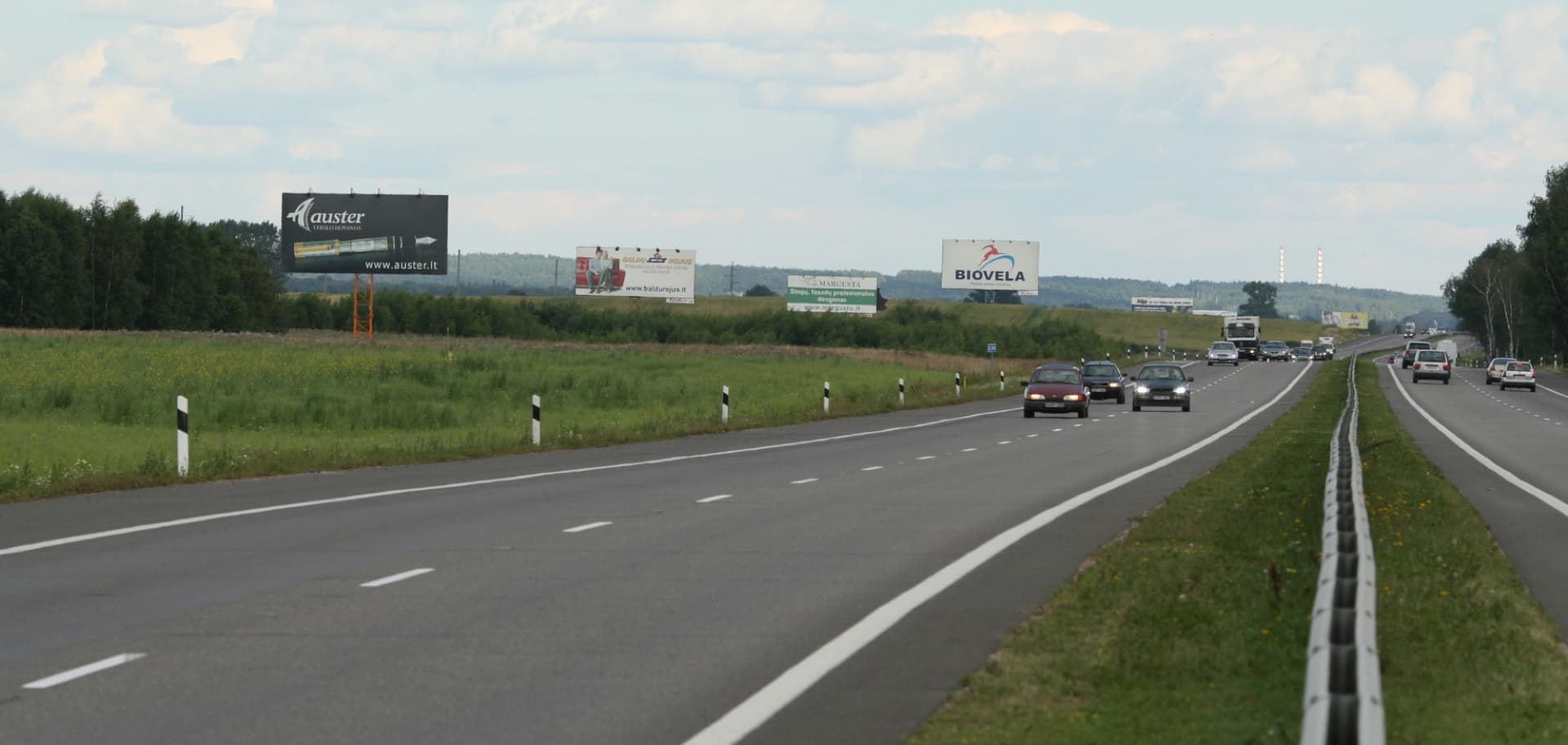 Reklamos stendas Vilnius - Kaunas, 73 km nuo Vilniaus (dešinėje pusėje)