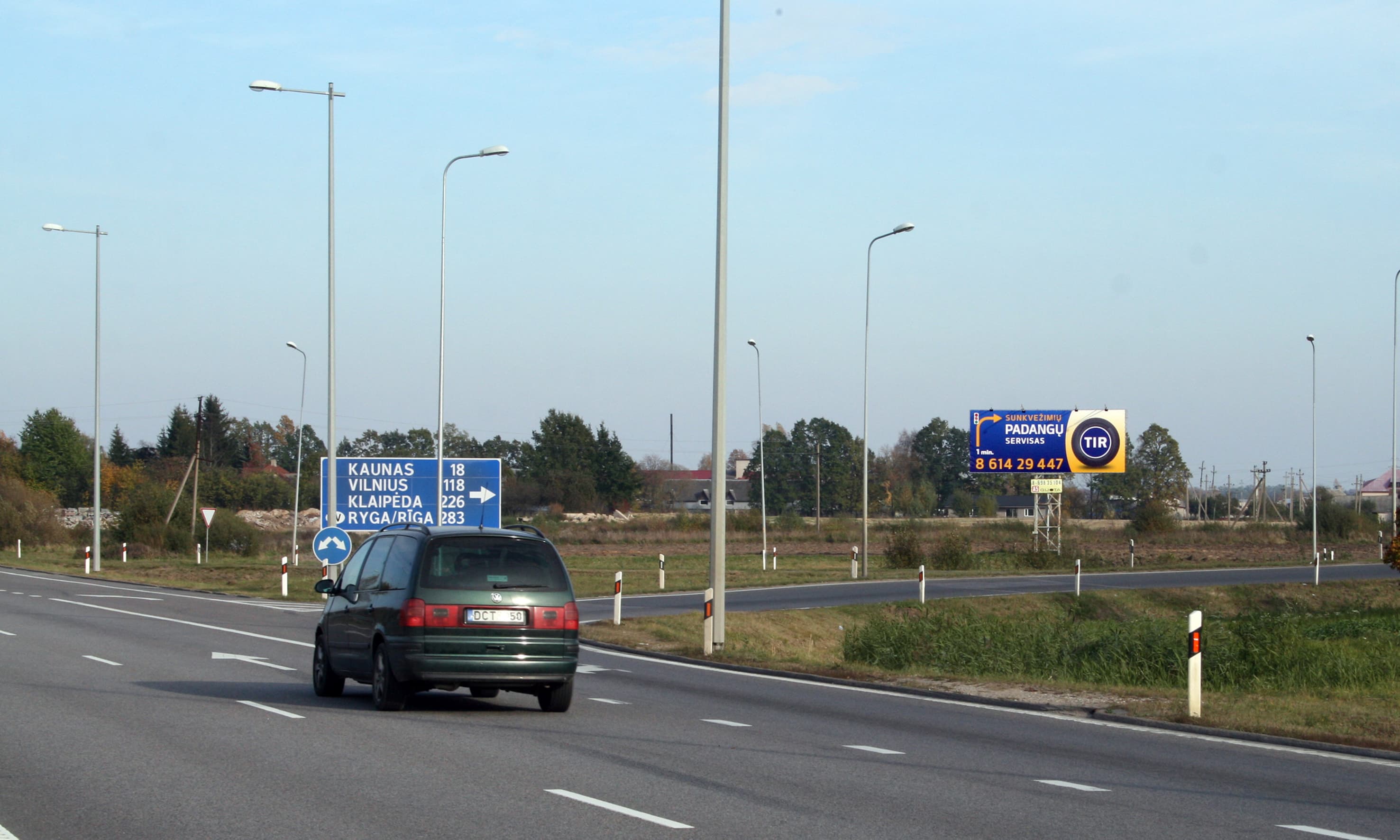 Reklamskylt A8, Marijampolė - Kaunas, vid Garliava, mot Kaunas — Reklamos stendas Pagrindiniai keliai