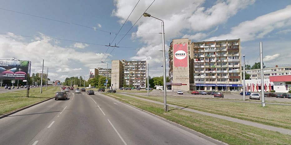 Reklamskylt Taikos pr. 43, på husväggen, Kaunas
