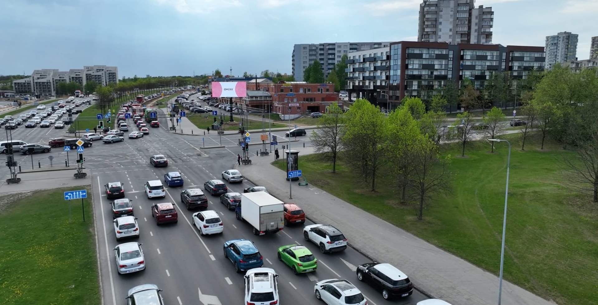 Ekranas „Akropolis" — LED lauko ekranas Vilnius
