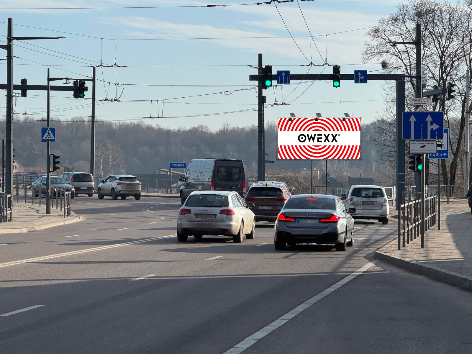 Reklamos stendas A. Juozapavičiaus pr. ir Vokiečių g. sankirta, Kaunas