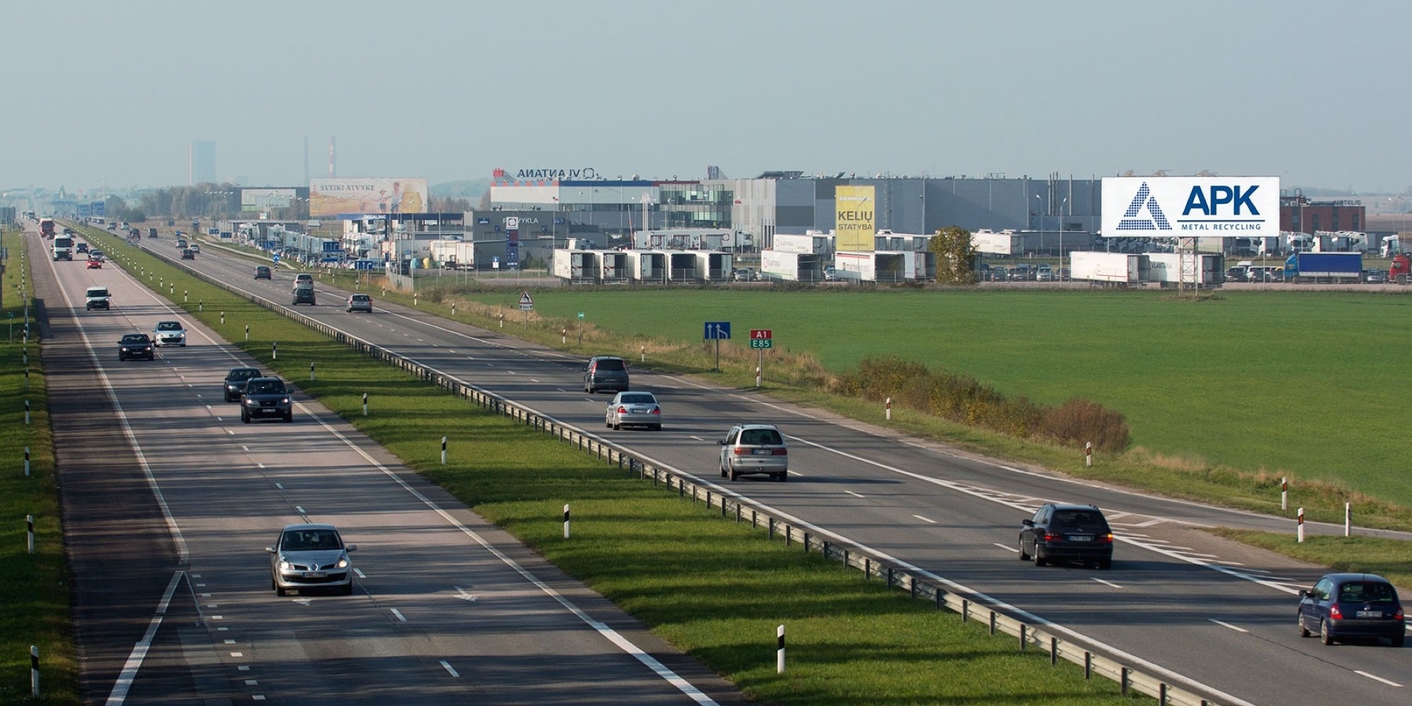 Automagistralė A1, Kaunas - Klaipėda (dešinėje pusėje), 1 km nuo Klaipėdos — Reklamos stendas Pagrindiniai keliai