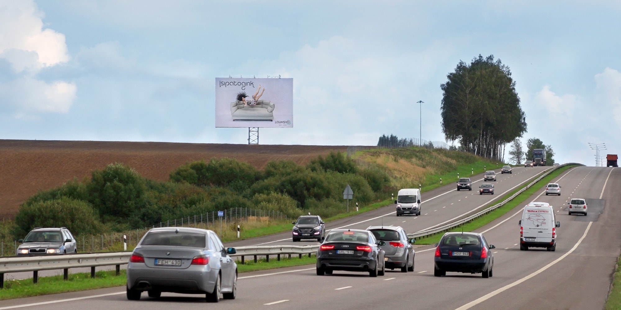 Automagistralė A1, Kaunas - Vilnius (kairėje pusėje), 52,4 km nuo Vilniaus — Reklamos stendas Pagrindiniai keliai