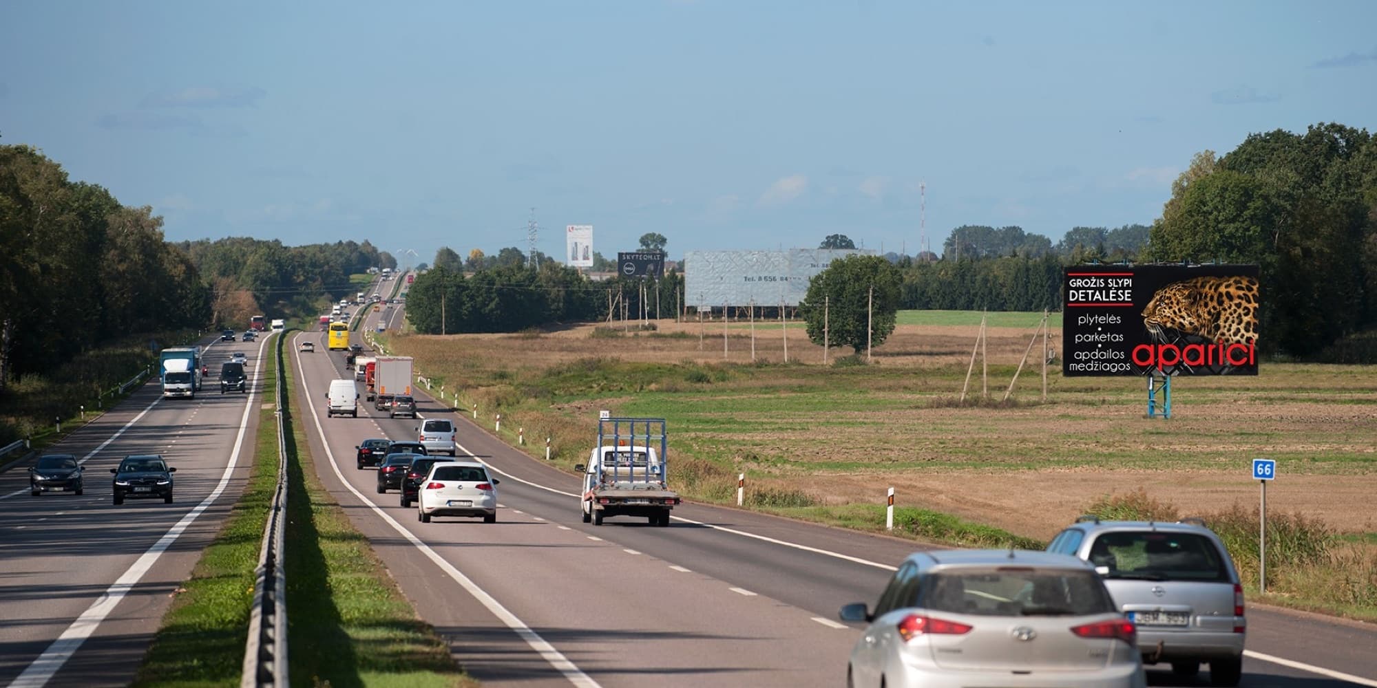 Europavei A1, Vilnius – Kaunas (høyre side), 66,5 km fra Vilnius — Reklamestander Pagrindiniai keliai