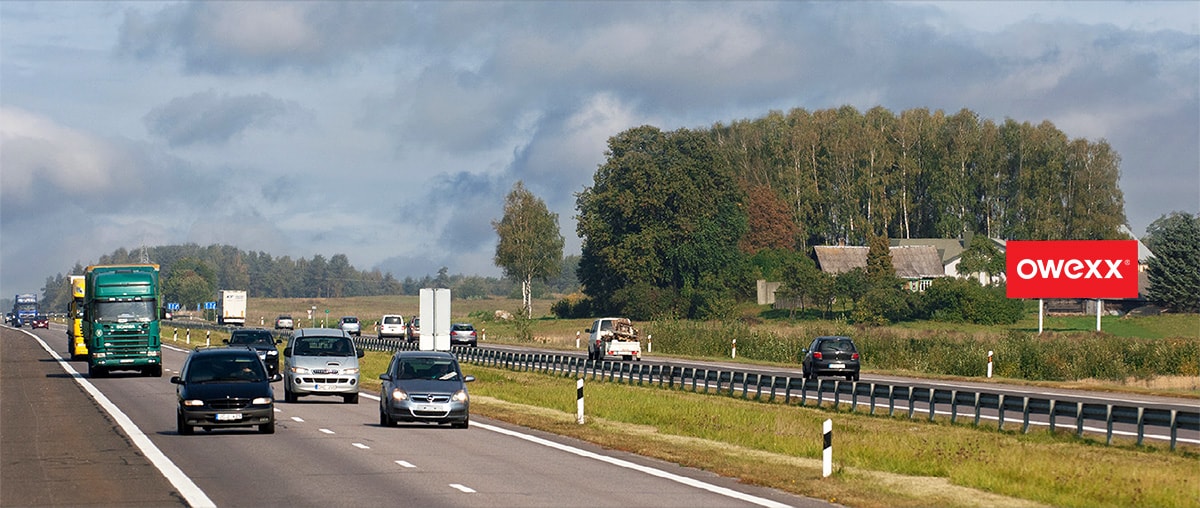 Reklaamitahvel maanteel A2, Panevėžys–Vilnius, 3,5 km Vilniusest (paremal pool) — Reklaamistend Pagrindiniai keliai