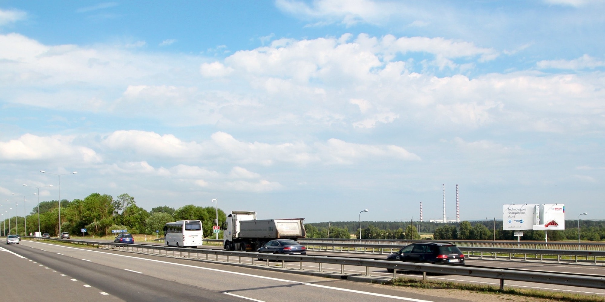 Motorväg A1, Kaunas - Vilnius (höger sida), 52 km från Vilnius — Reklamos stendas Pagrindiniai keliai