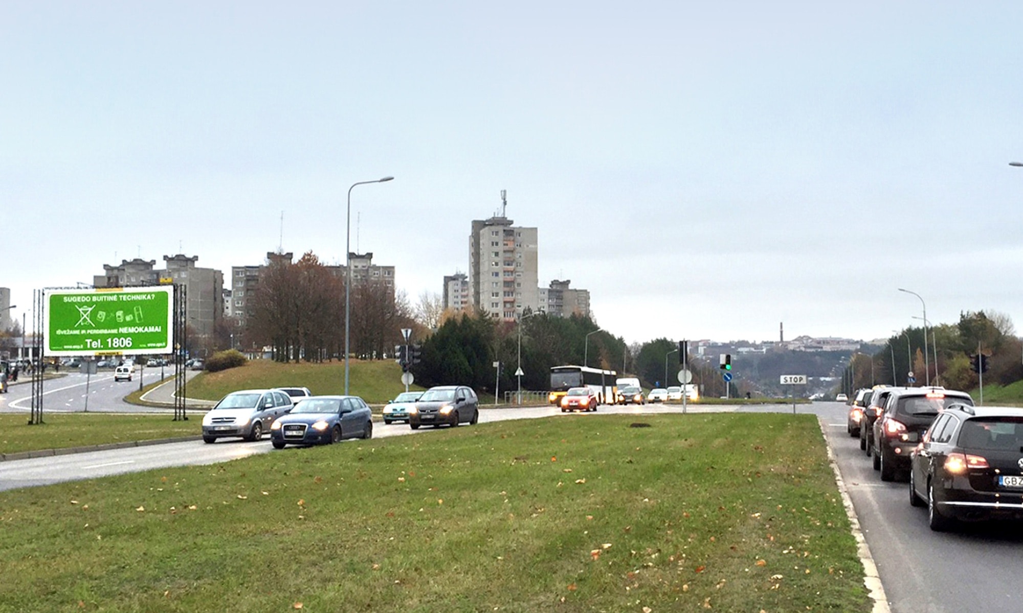 Reklamos stendas Baltų pr. ir Rasytės g. sankryža, Kaunas (A pusė) — Reklamos stendas Kaunas