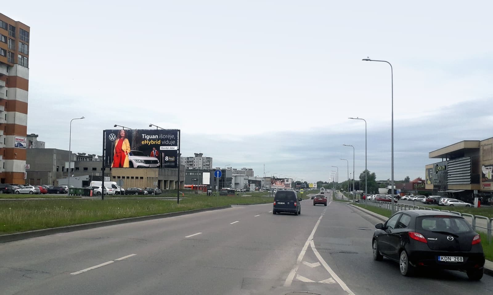 Reklameboard ved Baltų pr. og Žemaičių pl. kryds, Kaunas (B-side) — Reklamos stendas Kaunas
