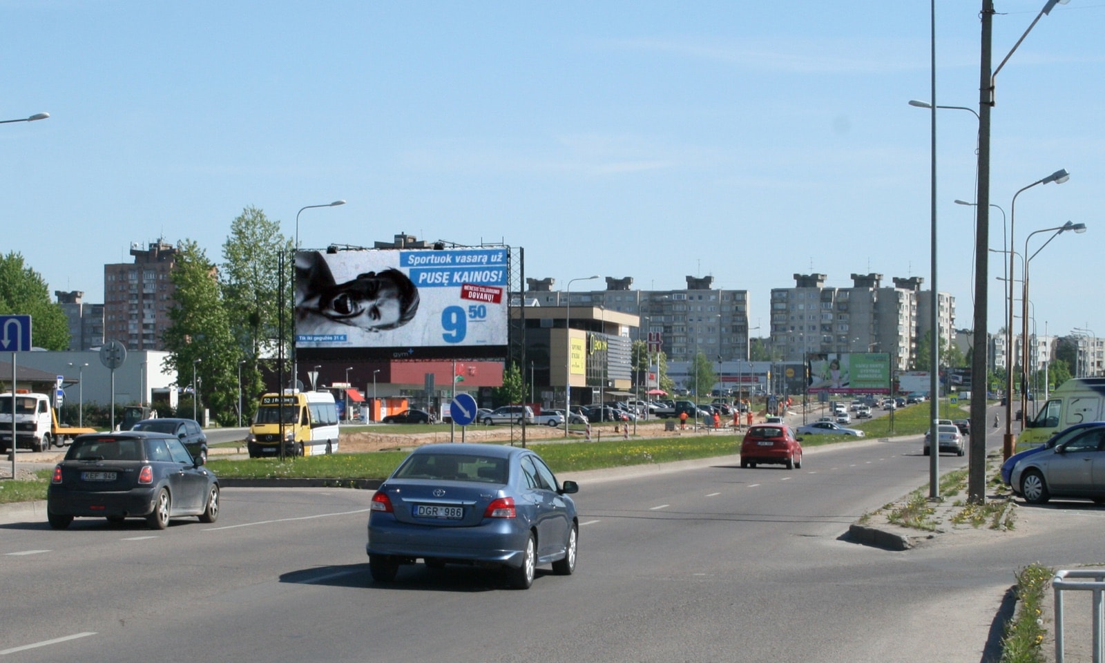 Reklamos stendas Baltų pr, prie PC "BALTAI", Kaunas (A pusė) — Reklamos stendas Kaunas