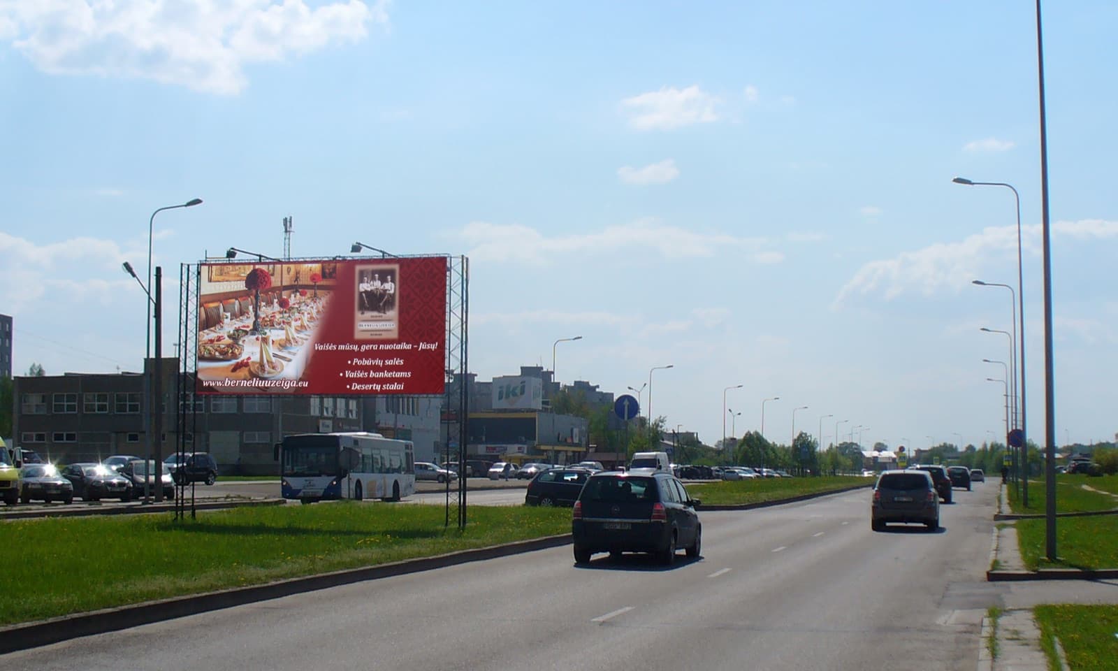 Mainostaulu Baltų pr., PC "BALTAI" vieressä, Kaunas (B-puoli) — Mainosteline Kaunas