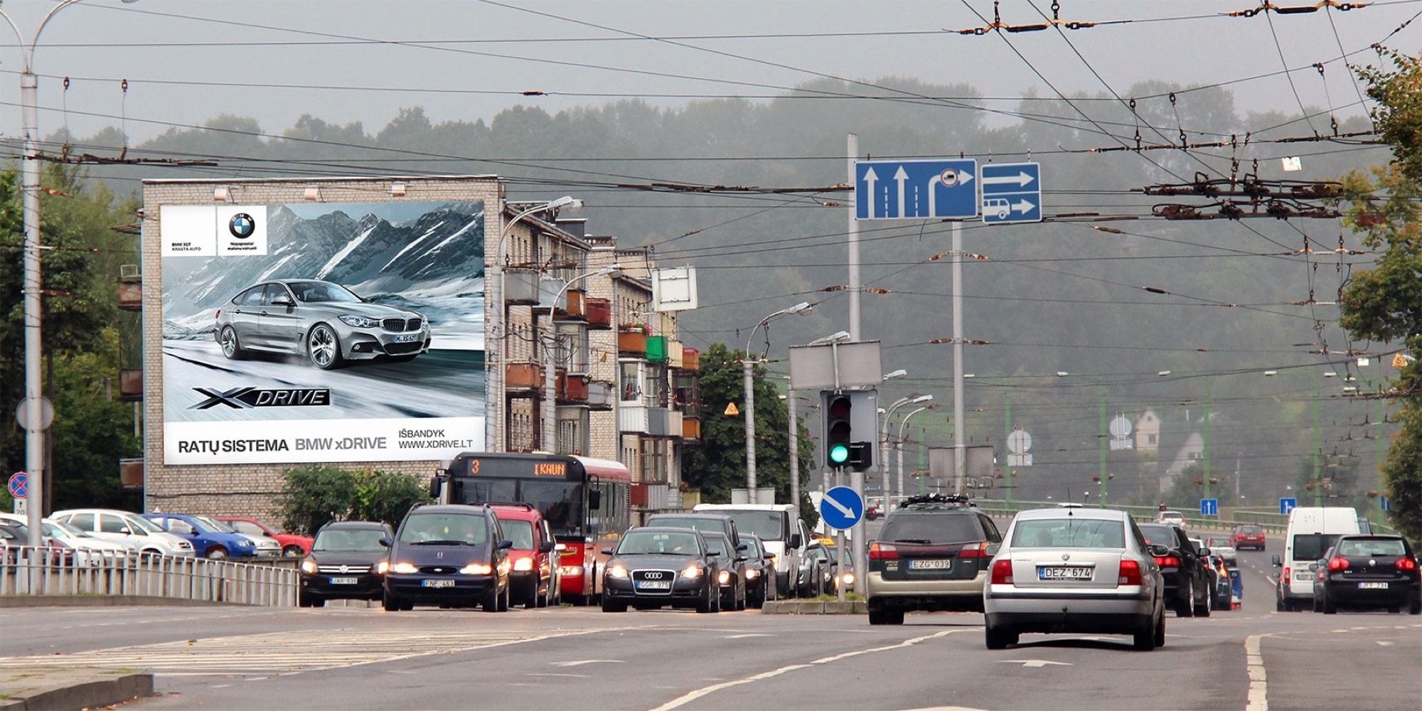 Reklamos stendas Čiurlionio g., šalia geležinkelio stoties ir turgaus, link centro, Kaunas — Reklamos stendas Kaunas