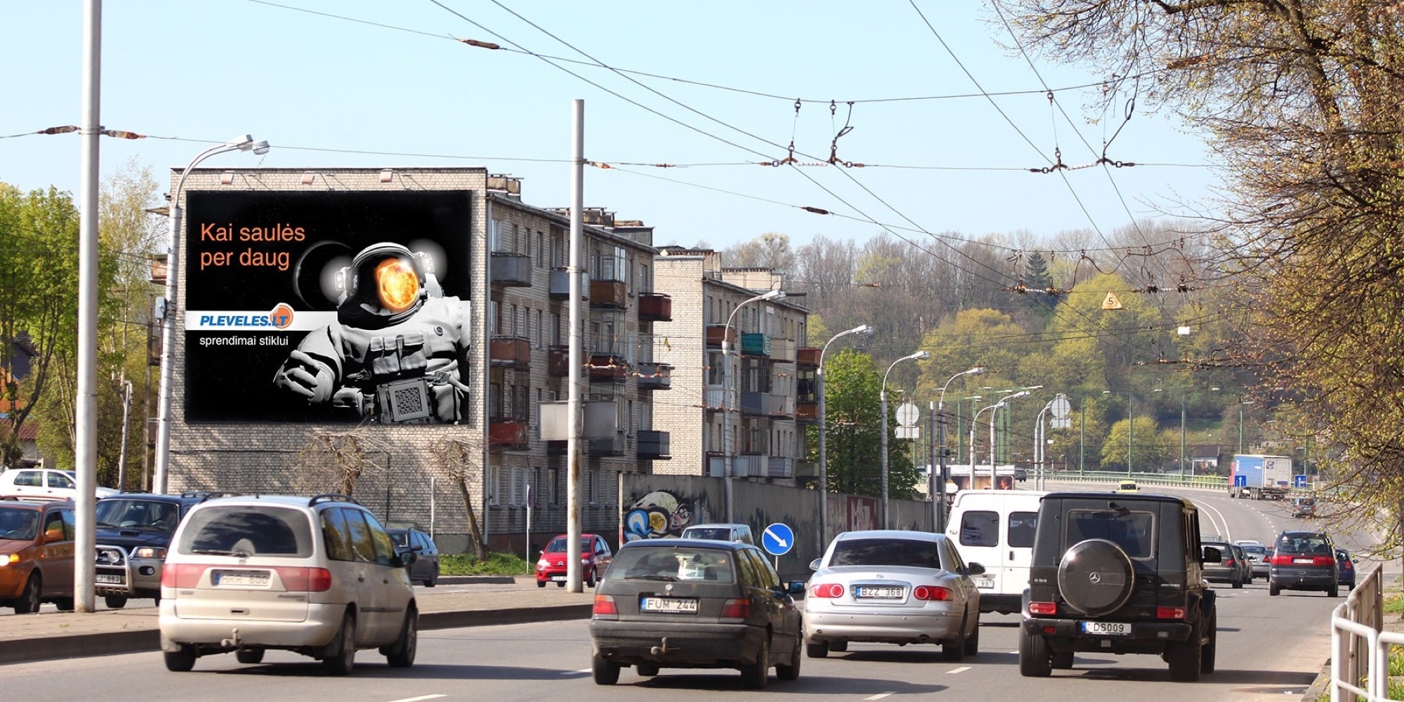 Reklamos stendas Čiurlionio g., šalia geležinkelio stoties ir turgaus, link centro, Kaunas — Reklamos stendas Kaunas