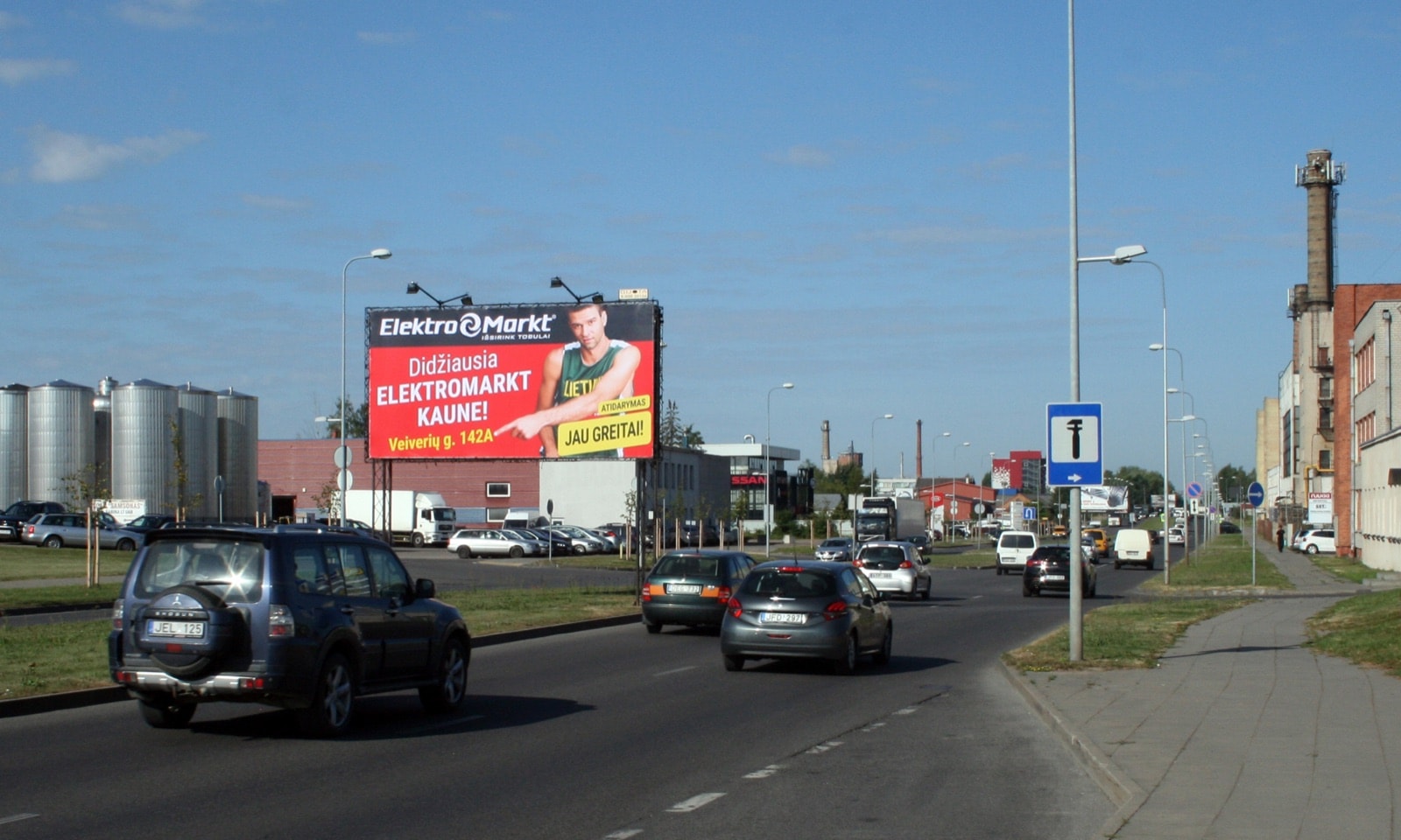 Reklamos stendas Europos pr., prie pastato Nr. 67 (prie "Ratai visiems"), Kaunas (B pusė) — Reklamos stendas Kaunas