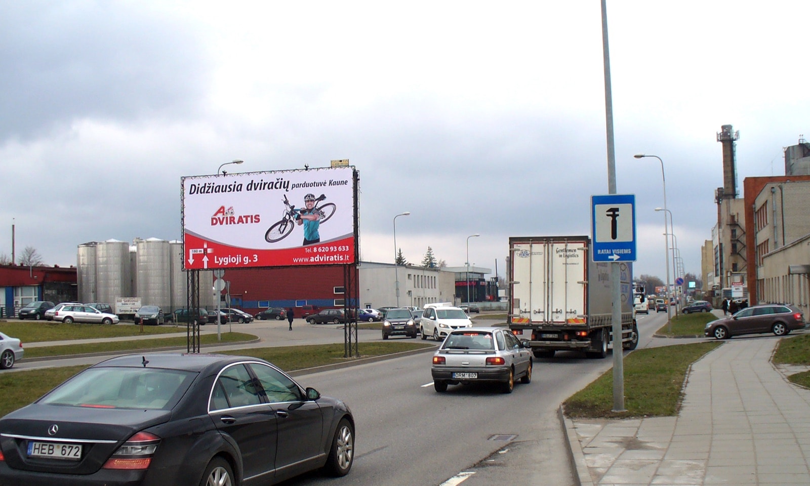 Reklamos stendas Europos pr., prie pastato Nr. 67 (prie "Ratai visiems"), Kaunas (B pusė) — Reklamos stendas Kaunas