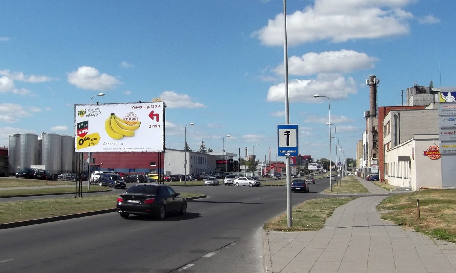 Reklamos stendas Europos pr., prie pastato Nr. 67 (prie "Ratai visiems"), Kaunas (B pusė) — Reklamos stendas Kaunas