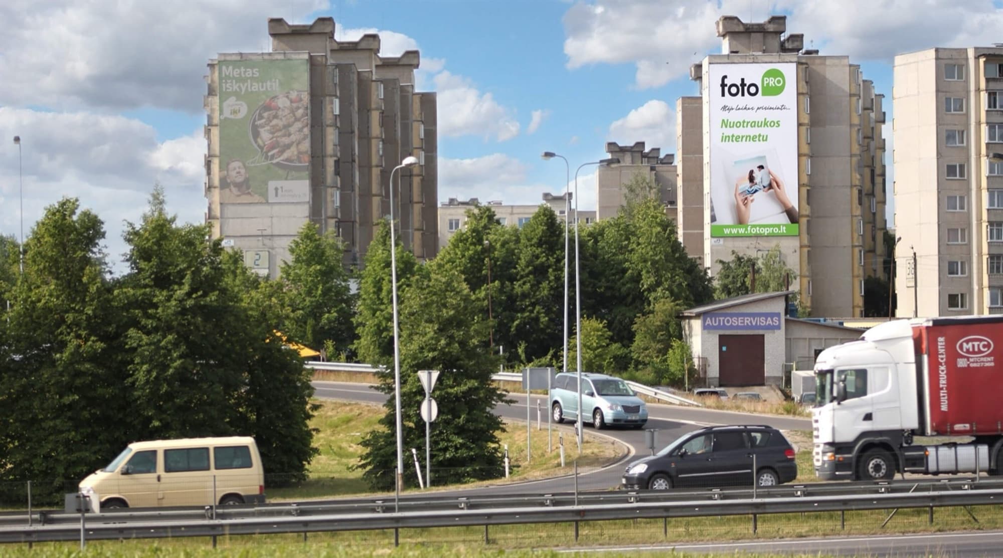 Reklameplakat ved Jotvingių g. og Kuršių g. krydset, Kaunas — Reklamos stendas Kaunas