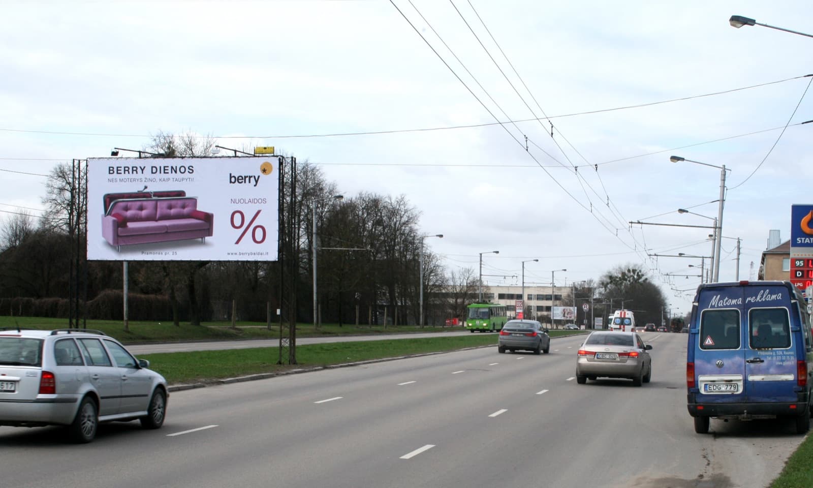 Advertising stand on K. Baršausko St., near the "Circle K" petrol station, Kaunas (Side A) — Advertising stand Kaunas