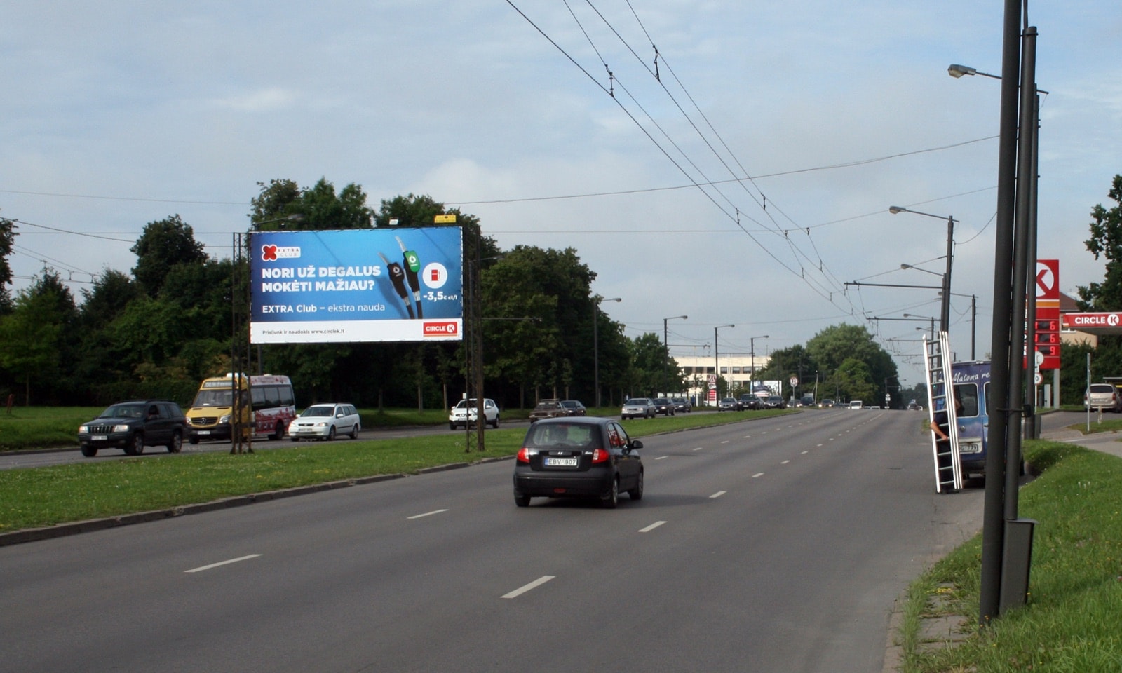 Reklamos stendas K.Baršausko g., netoli "Circle K" degalinės, Kaunas (A pusė) — Reklamos stendas Kaunas