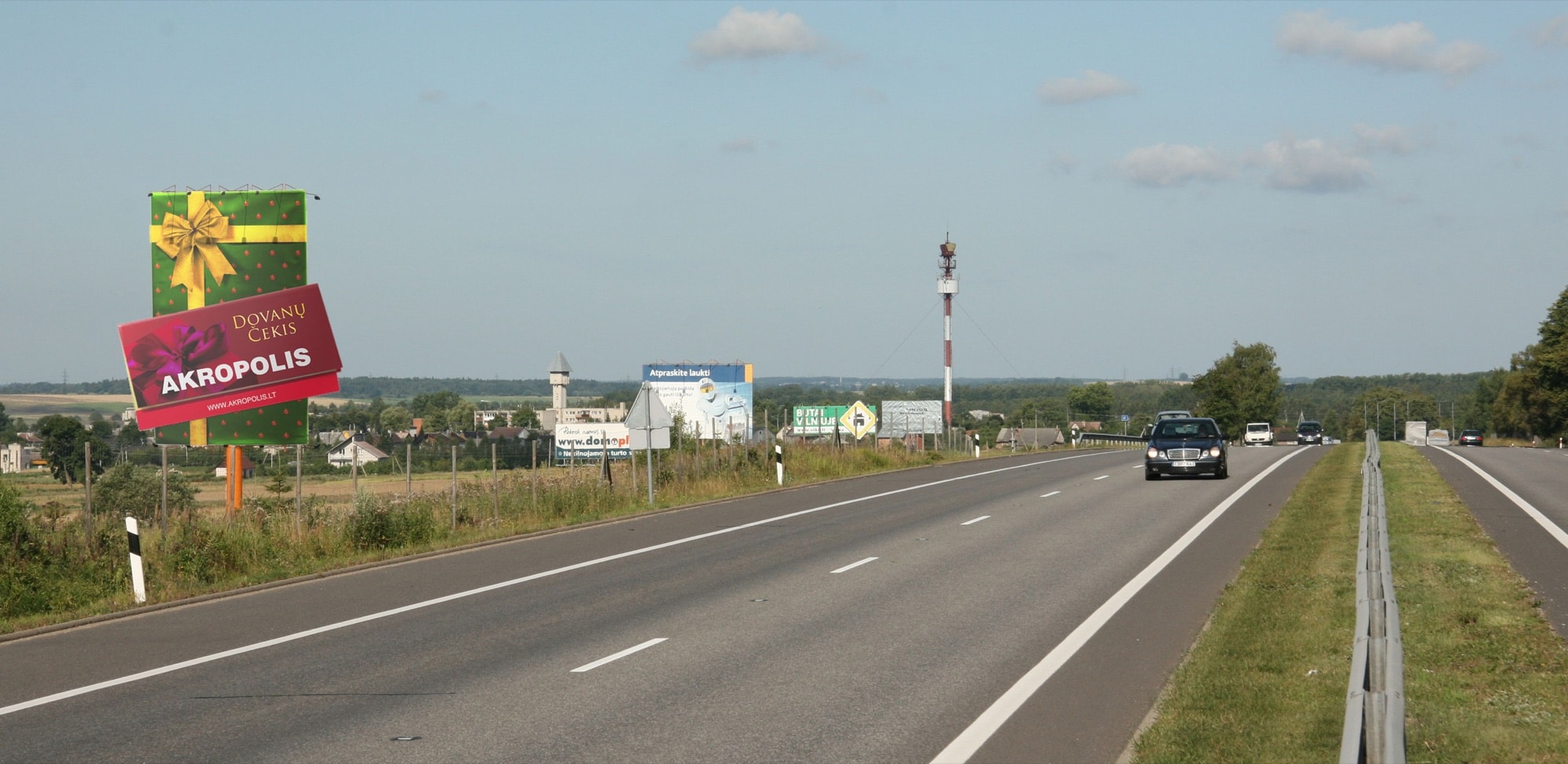 Kaunas - Vilnius, 61,4 km iki Vilniaus (dešinėje pusėje) — Reklamos stendas Pagrindiniai keliai