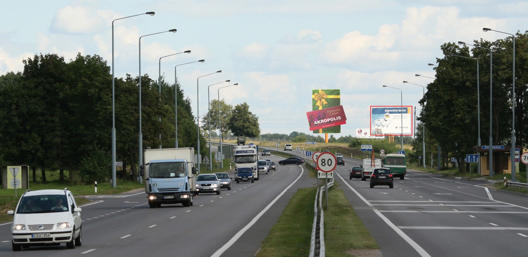 Klaipėda - Kaunas - Vilnius, 62 km iki Vilniaus (dešinėje pusėje) — Reklamos stendas Pagrindiniai keliai