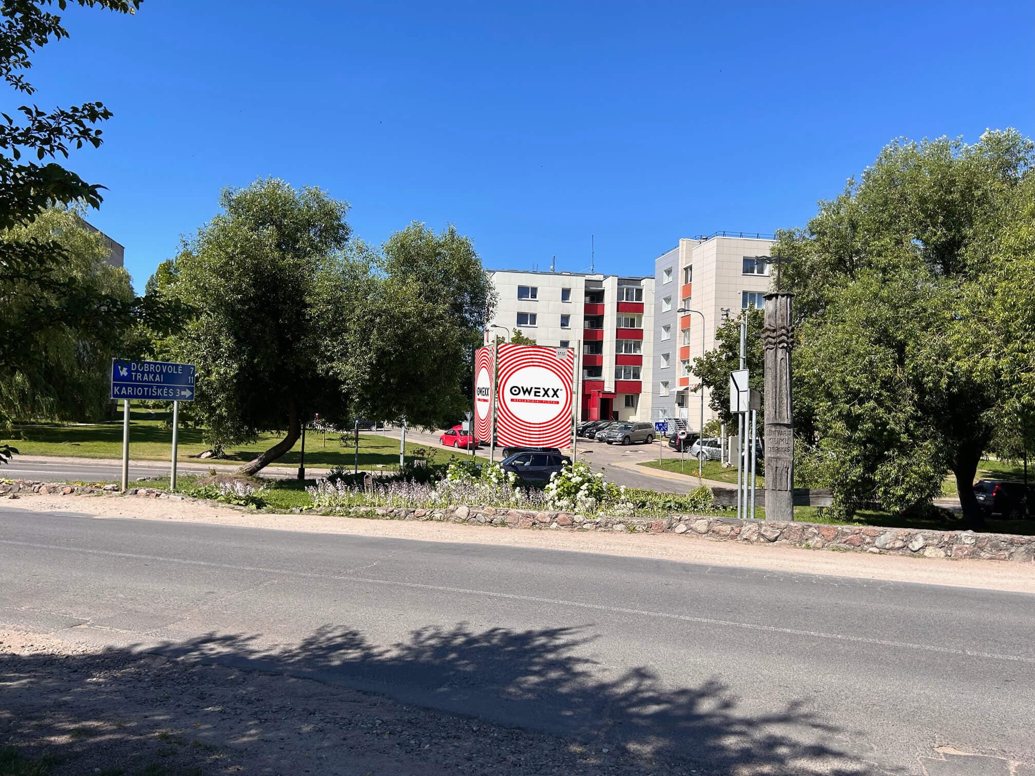 Reklamos stendas Klevų al., Lentvaris (link Trakų), Lentvaris
