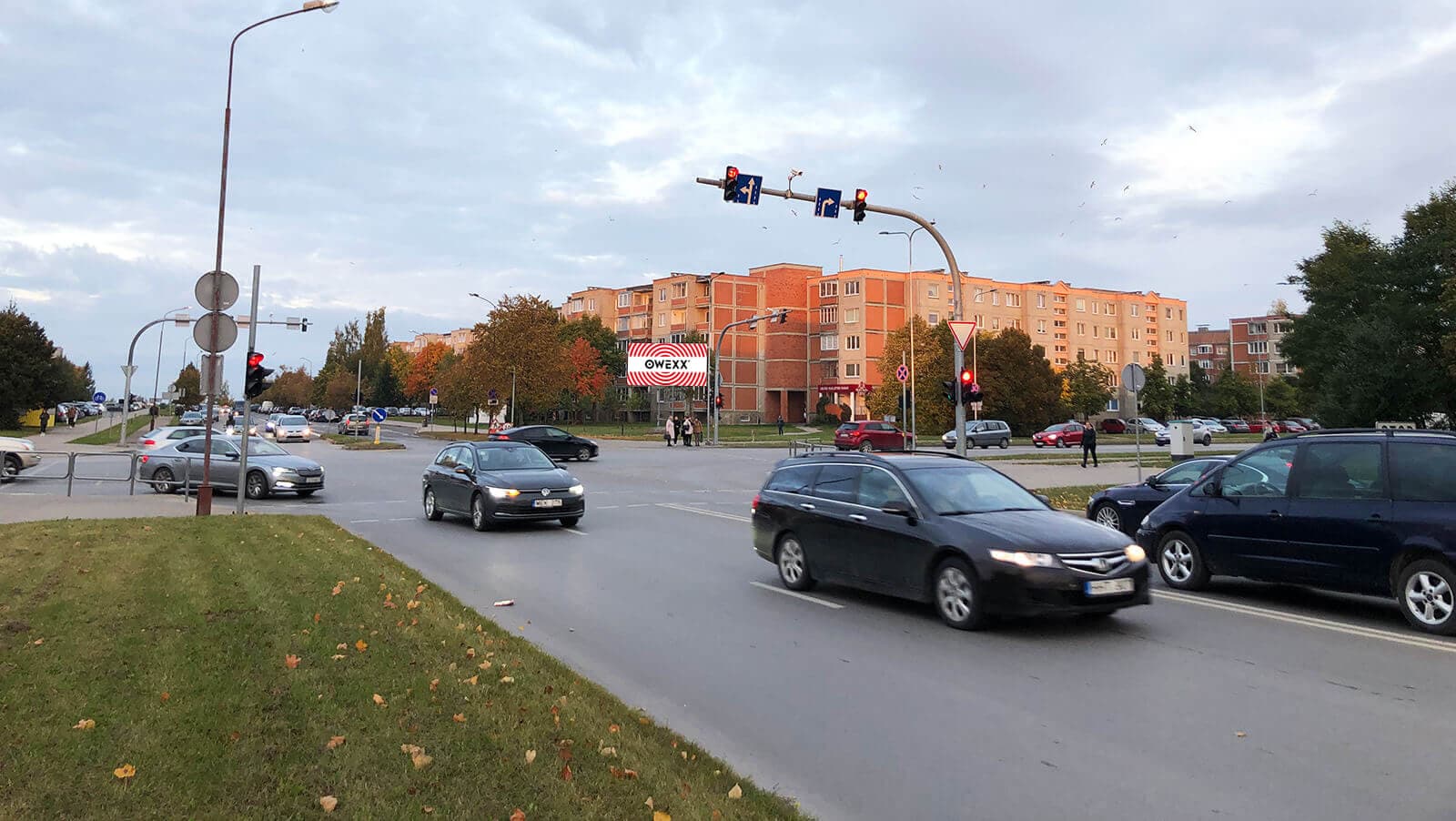 Reklameboard Lyros g. - Gegužių g. - Gytarių g. kryds, Šiauliai
