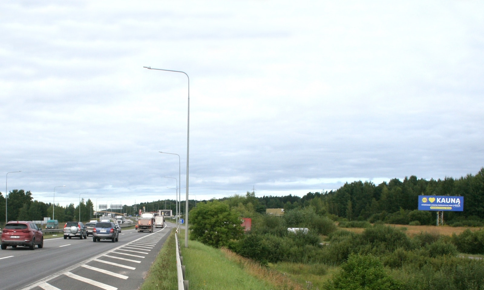 Reklamos stendas Prie Kauno, Islandijos pl., prie įvažiavimo iš magistralės A6 į A1, Kaunas (A pusė) — Reklamos stendas Kaunas