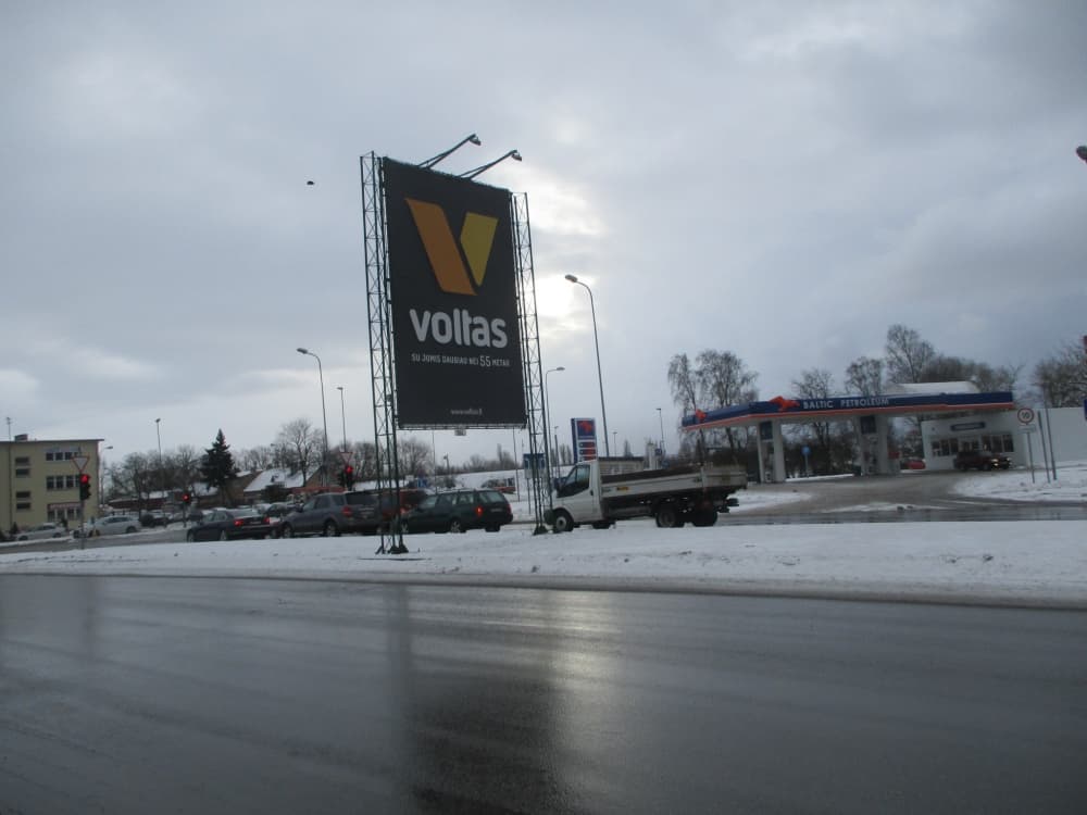 Reklameplakat ved Šiaurės pr., Klaipėda (A-side) — Reklamos stendas Klaipėda