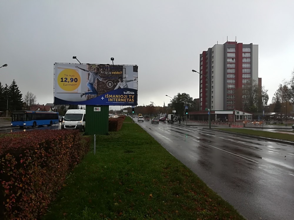 Reklamos stendas Taikos pr. 101, Klaipėda (B pusė) — Reklamos stendas Klaipėda