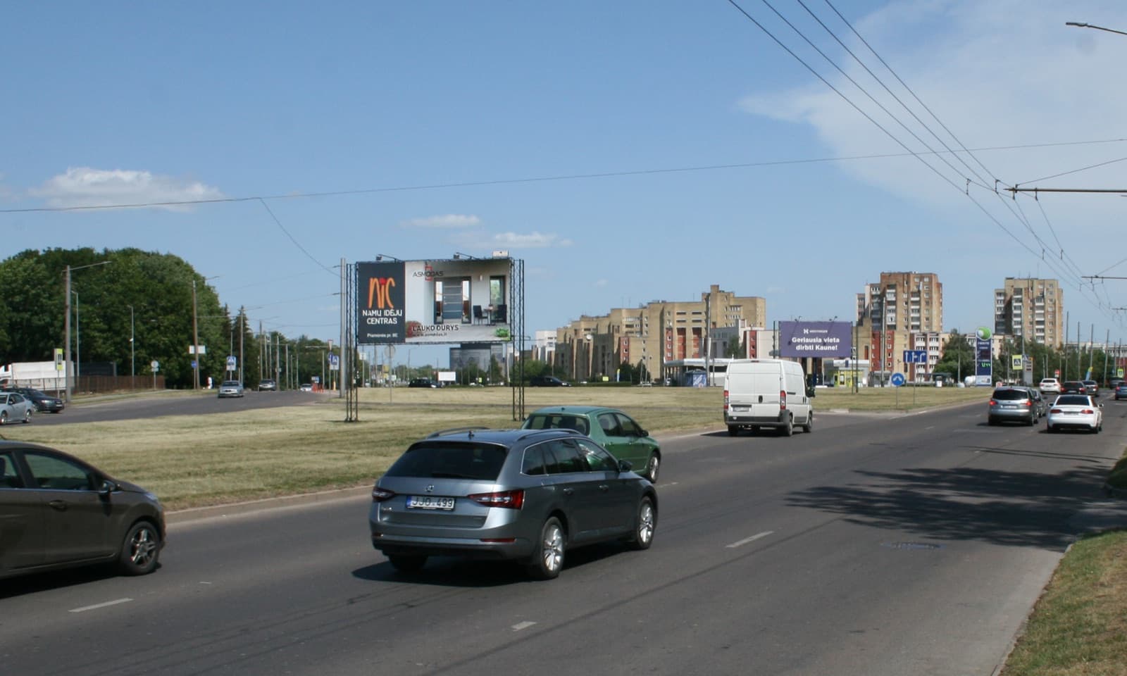Reklaamitahvel Taikos pr., Kovo 11-osios g. ristmiku lähedal, Kaunas (B pool) — Reklamos stendas Kaunas