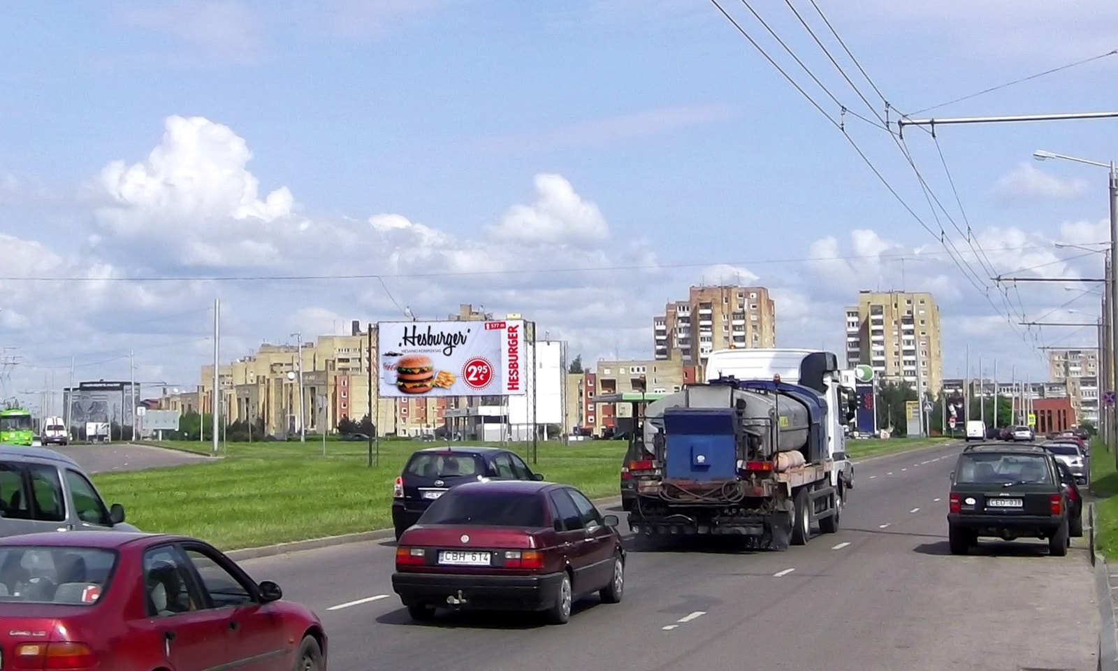 Reklamos stendas Taikos pr., netoli Kovo 11-osios g. žiedo, Kaunas (B pusė) — Reklamos stendas Kaunas