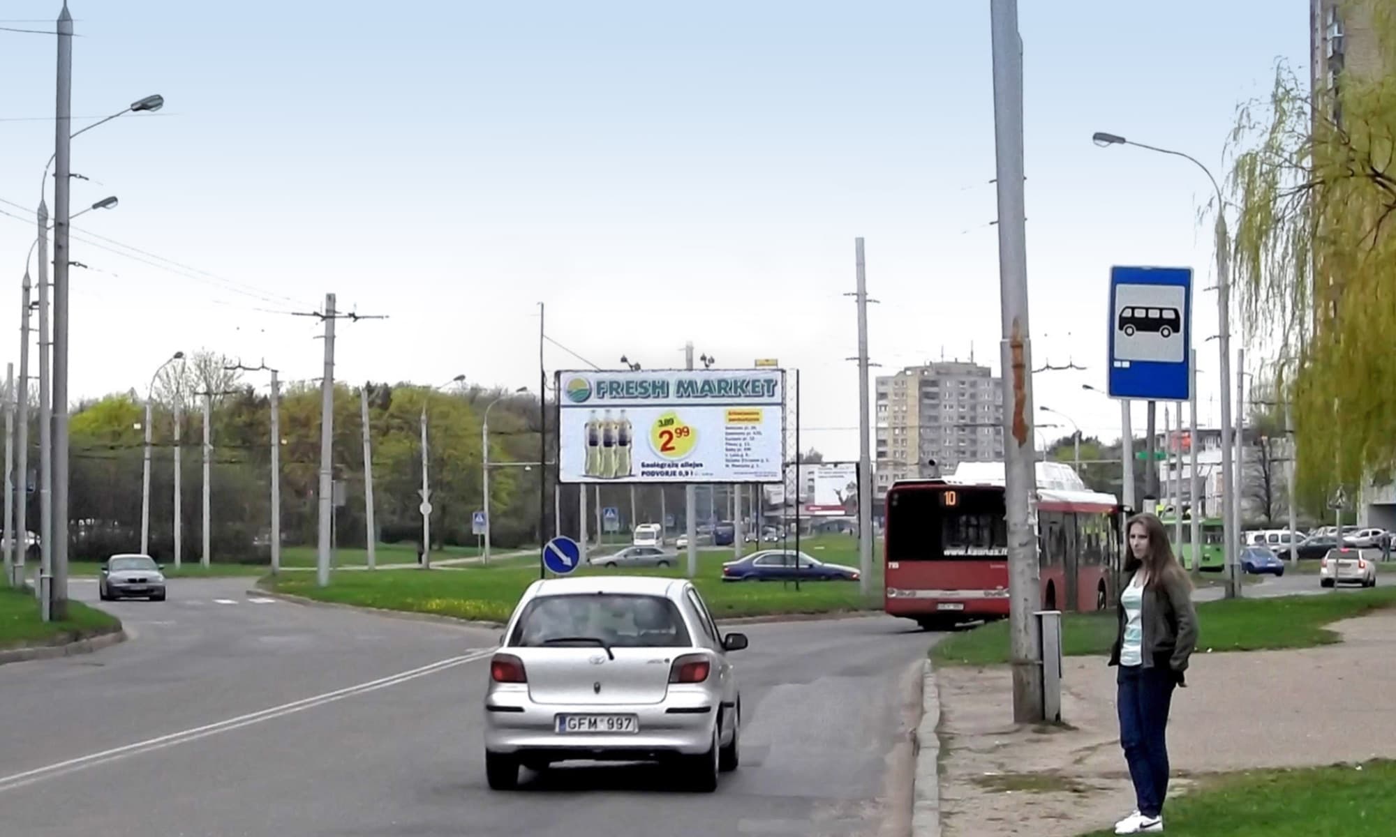 Reklameplakat ved V.Krėvės pr., ved krydset med Kovo 11-osios g. nær hus nr. 51, Kaunas (A-side) — Reklamestander Kaunas