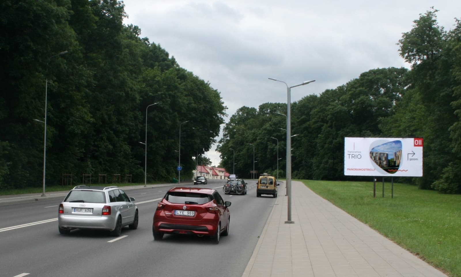 Reklamos stendas Veiverių g., įkalnė, Kaunas (B pusė)