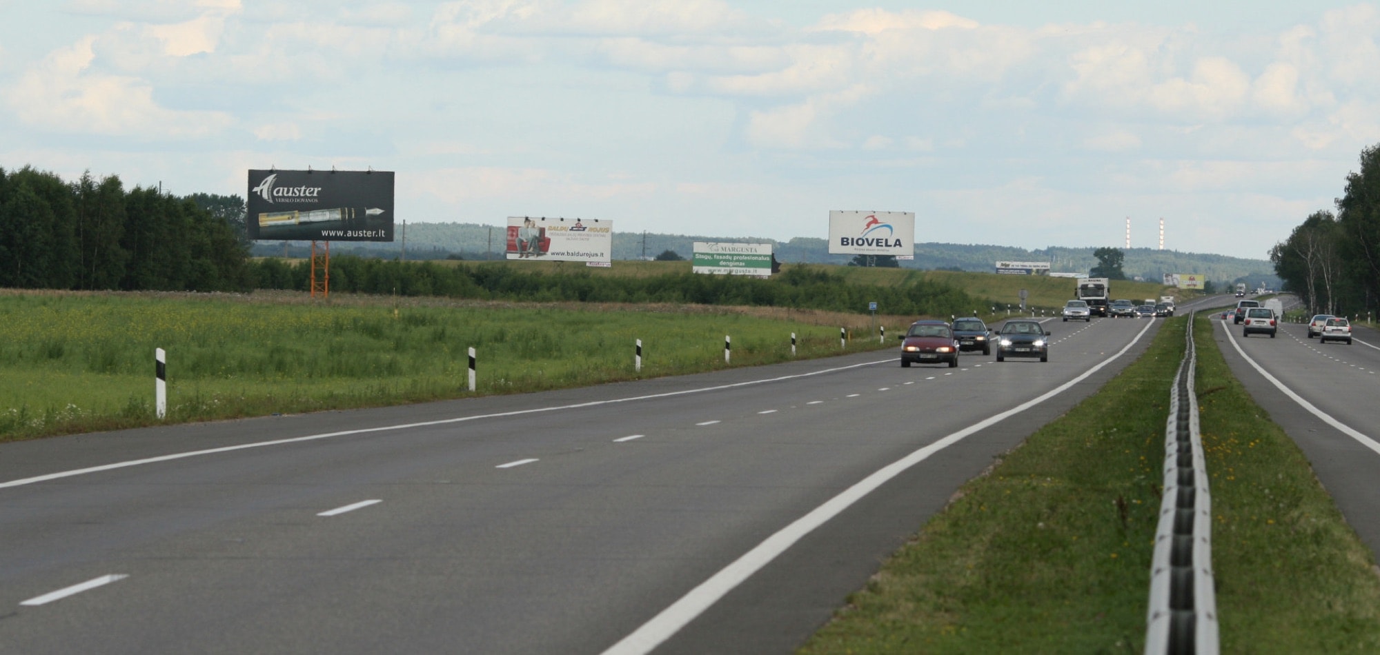 Reklamos stendas Vilnius - Kaunas, 73 km nuo Vilniaus (dešinėje pusėje) — Reklamos stendas Pagrindiniai keliai