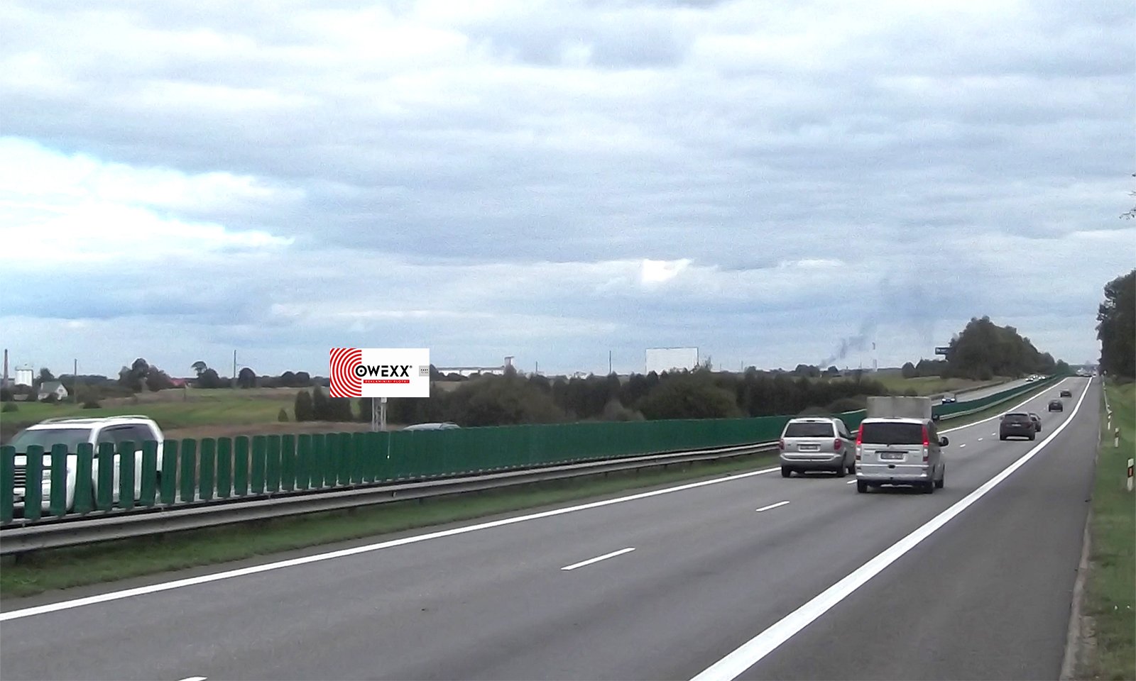 Reklamskylt Klaipėda - Kaunas - Vilnius, 43 km till Vilnius (vänster sida) — Reklamos stendas Pagrindiniai keliai