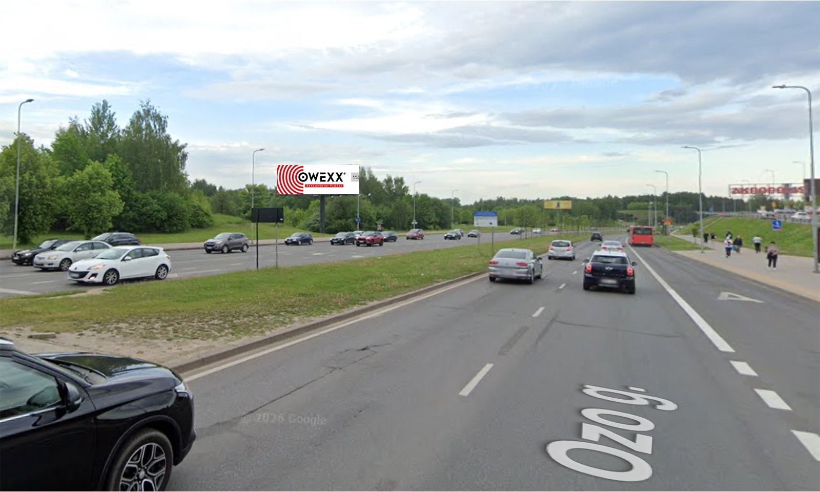 Reklamos stendas Ozo ir Gelvonų g. sankryža prie Akropolio, nuo Ukmergės gatvės, Vilnius — Reklamos stendas Vilnius