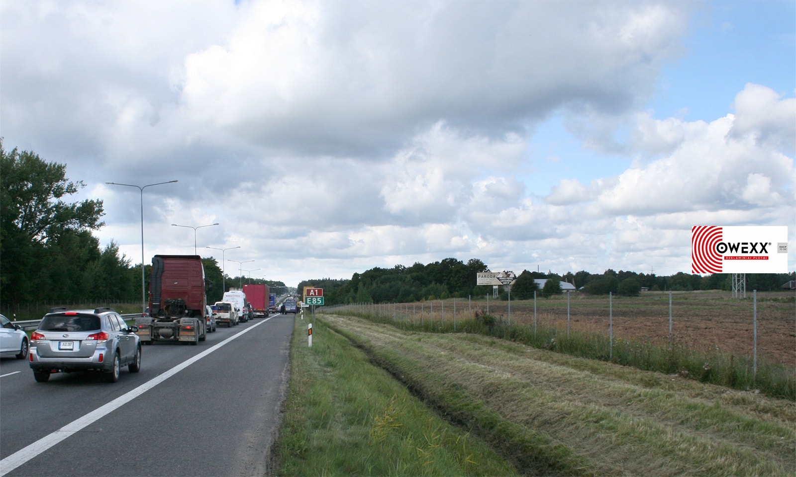 Reklamos stendas Vilnius - Kaunas - Klaipėda, 79 km nuo Vilniaus (dešinėje pusėje) — Reklamos stendas Pagrindiniai keliai
