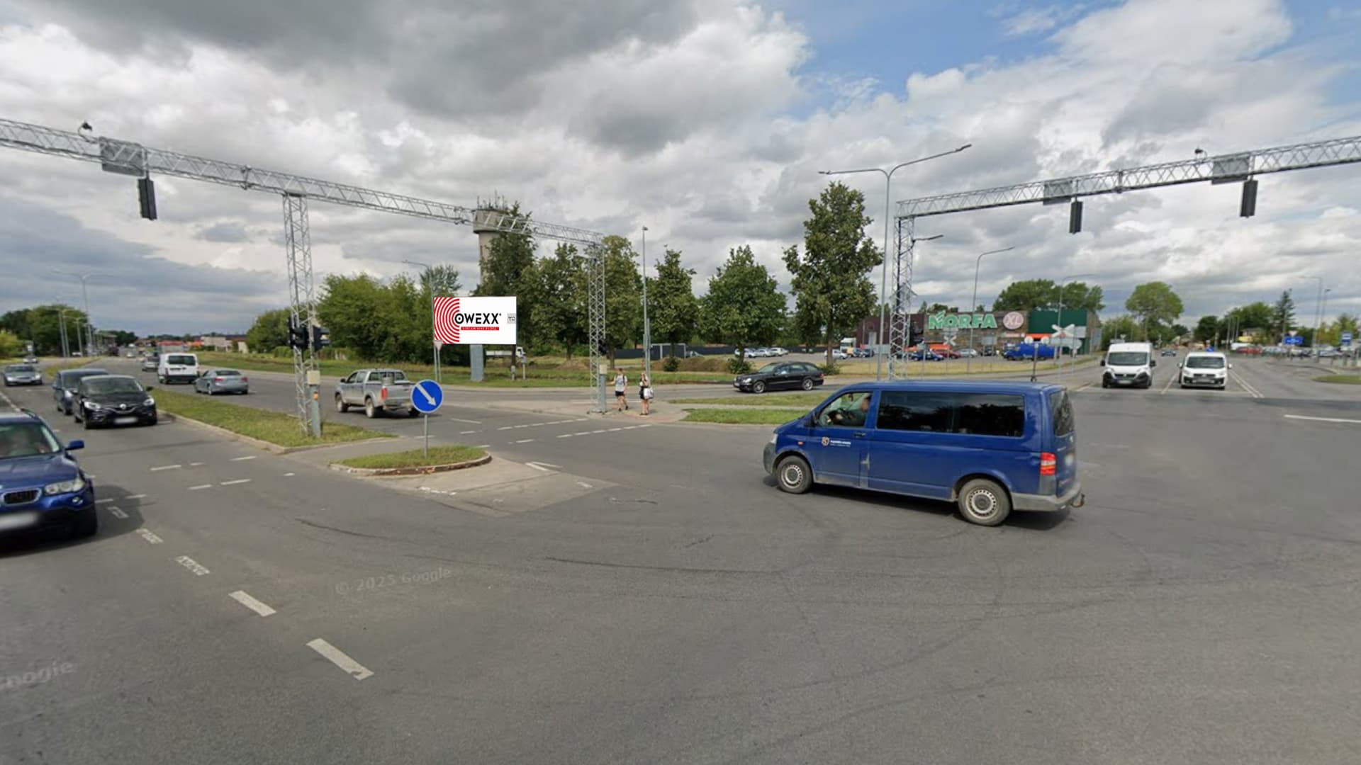 Reklamos stendas Smėlynės g. ir S. Kerbedžio g. sankryža, link geležinkelio stoties, Panevėžys