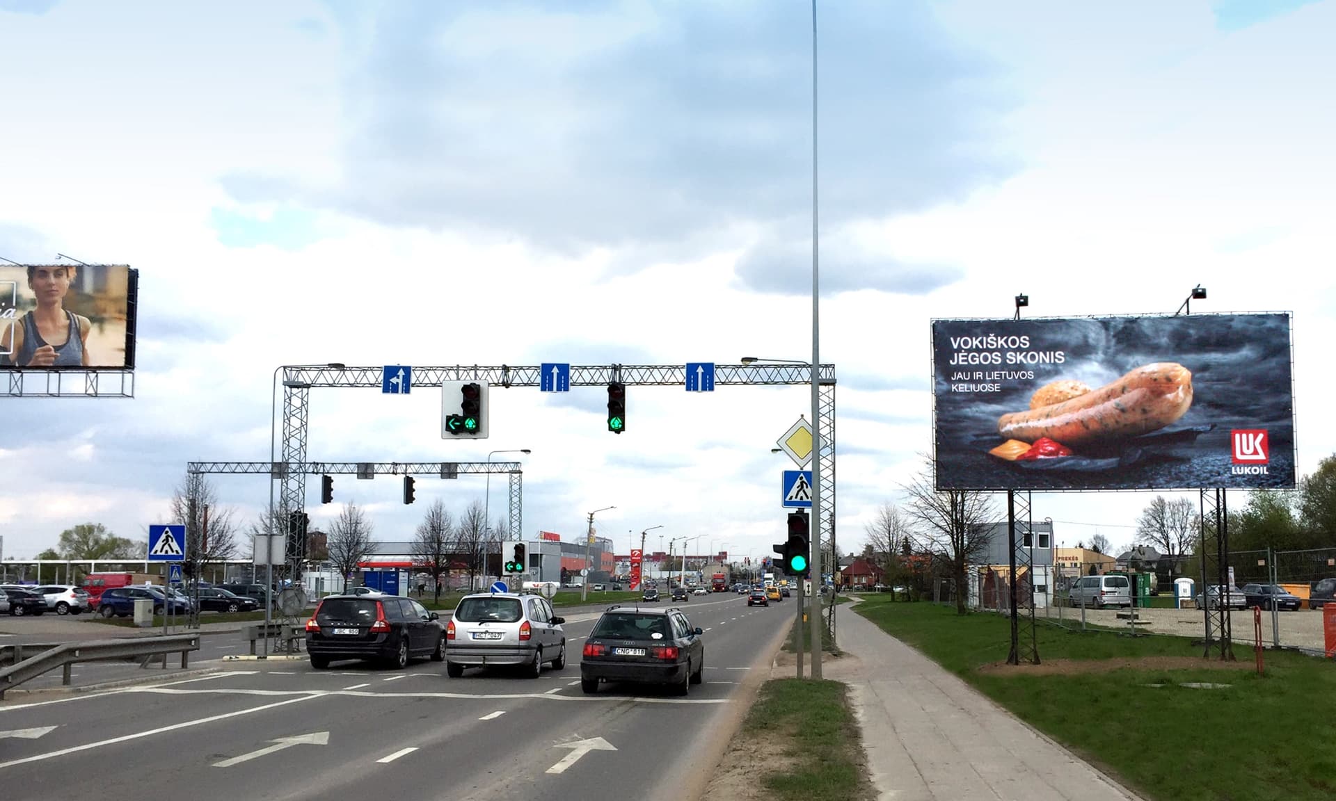 Reklamos stendas Veiverių g., prie PC Maxima bazė, link centro, Kaunas — Reklamos stendas Kaunas