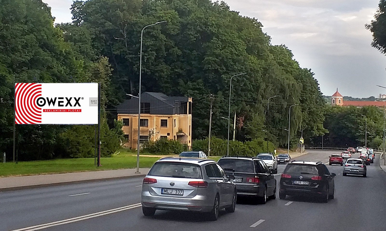 Reklámtábla Veiverių utca, emelkedő, Kaunas (A oldal) — Reklámtábla Kaunas