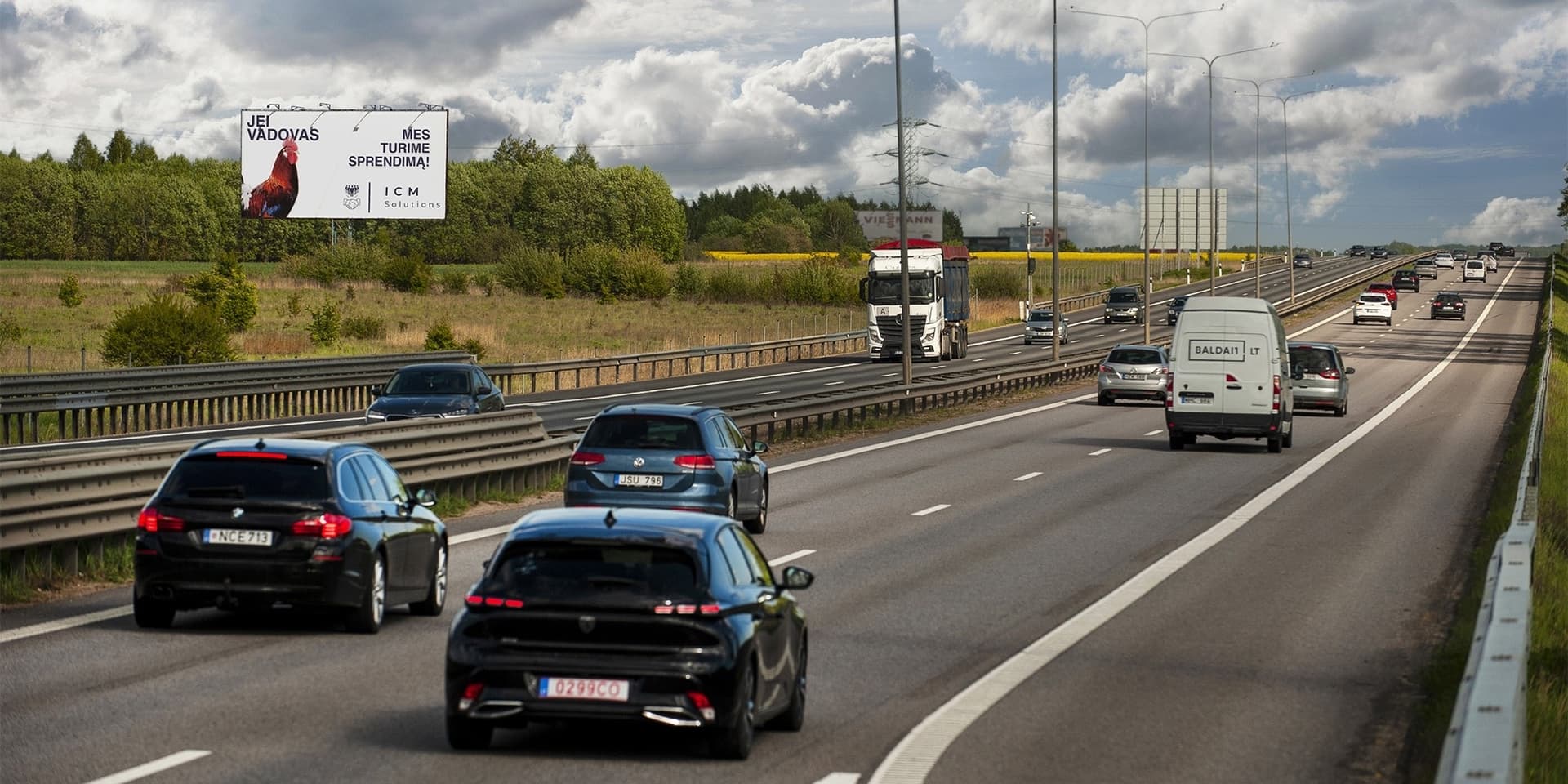 Рекламный щит на автомагистрали A1, Каунас – Вильнюс (левая сторона), 78 км до Вильнюса — Рекламный стенд Pagrindiniai keliai